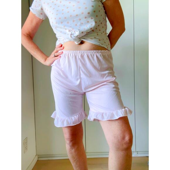Vintage Womens Pink Pastel Bloomers Size M/L Fit Knee Length Ruffle Lingerie - Picture 1 of 10